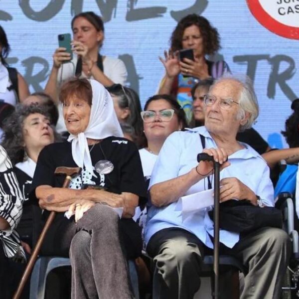 Abuelas de Plaza de Mayo reclaman la expulsión de los diputados libertarios que visitaron a genocidas