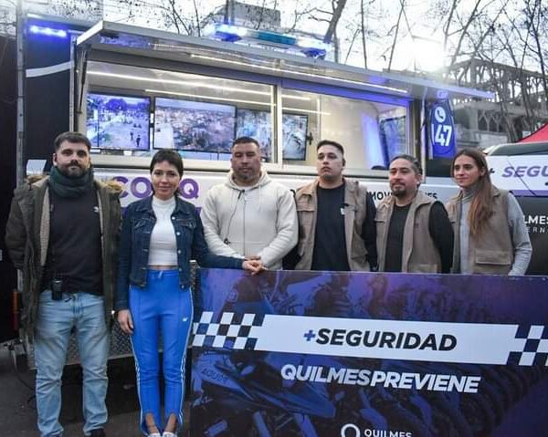 Mayra Mendoza  presentó el nuevo Centro de Operaciones Móvil Quilmes