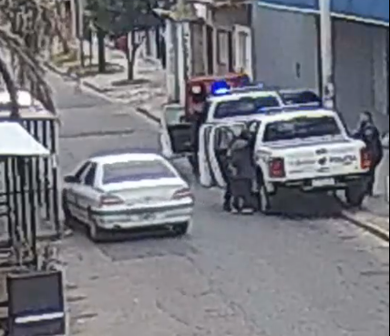 Capturaron a un ladrón por robar un comercio en Solano: quedó filmado por las Cámaras municipales