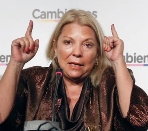 “¿Quién es más cruel con los viejos y los niños? ¿Javier o Mauricio?”, se preguntó Carrió