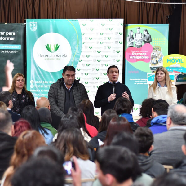 Jóvenes varelenses debatieron sobre consumos problemáticos