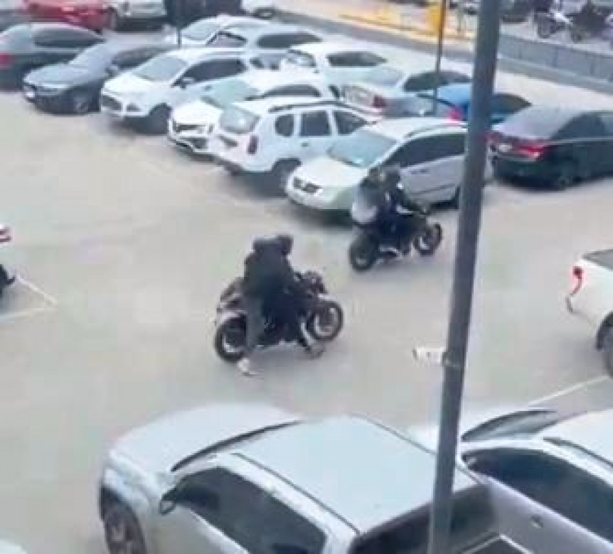 Ataque motochorro en el estacionamiento del Nuevo Quilmes Plaza Centro Comercial