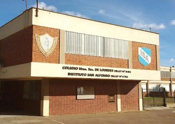 Evacuaron el Instituto San Alfonso tras falsa amenaza de bomba en Quilmes Oeste