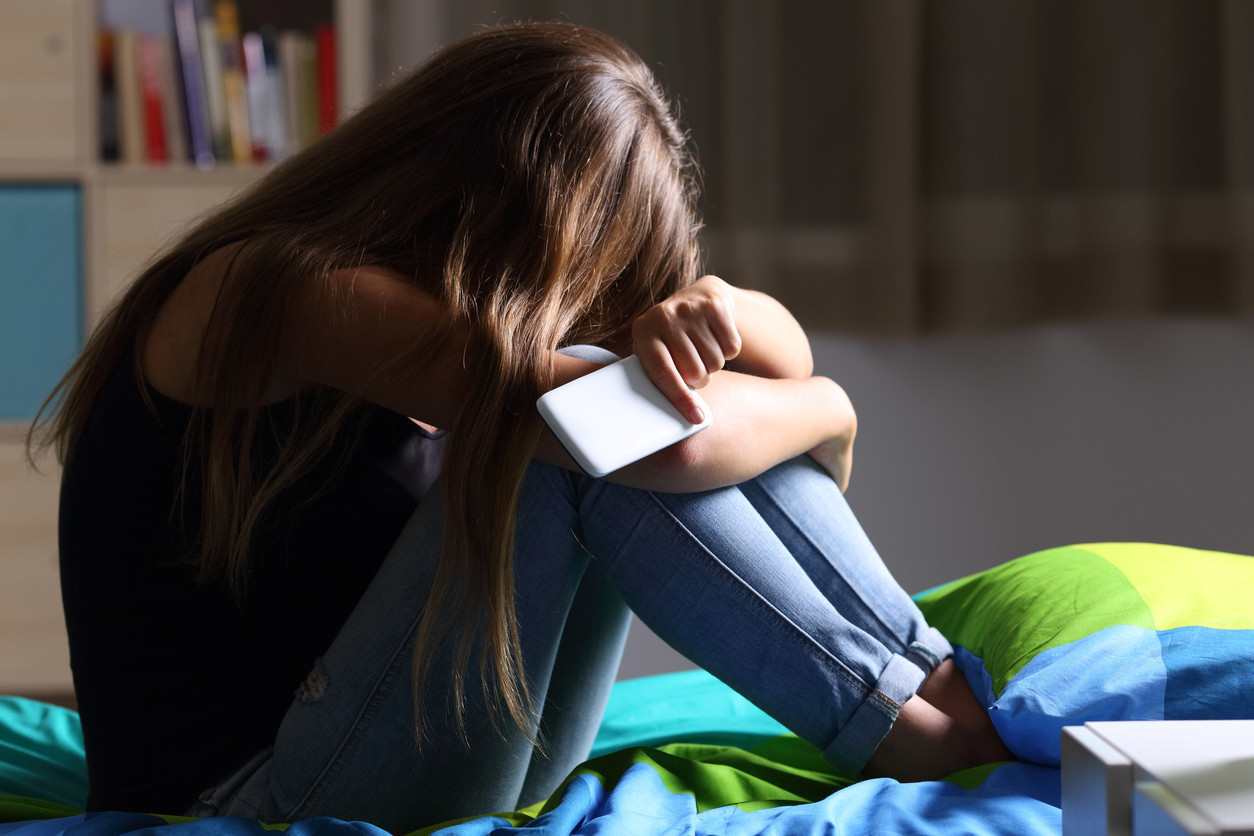 Tragedia en Longchamps: adolescente se quitó la vida luego de que un amigo difundiera un video íntimo