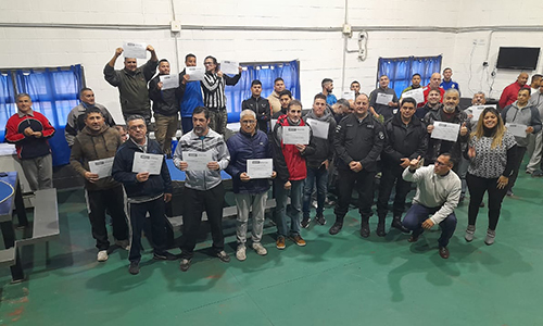 Entrega de certificados a internos que aprobaron un Taller en la Unidad 31 de La Capilla