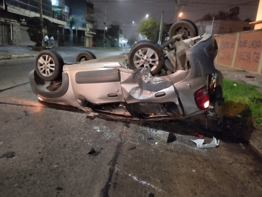 Venían de un boliche en Varela y volcaron en Berazategui