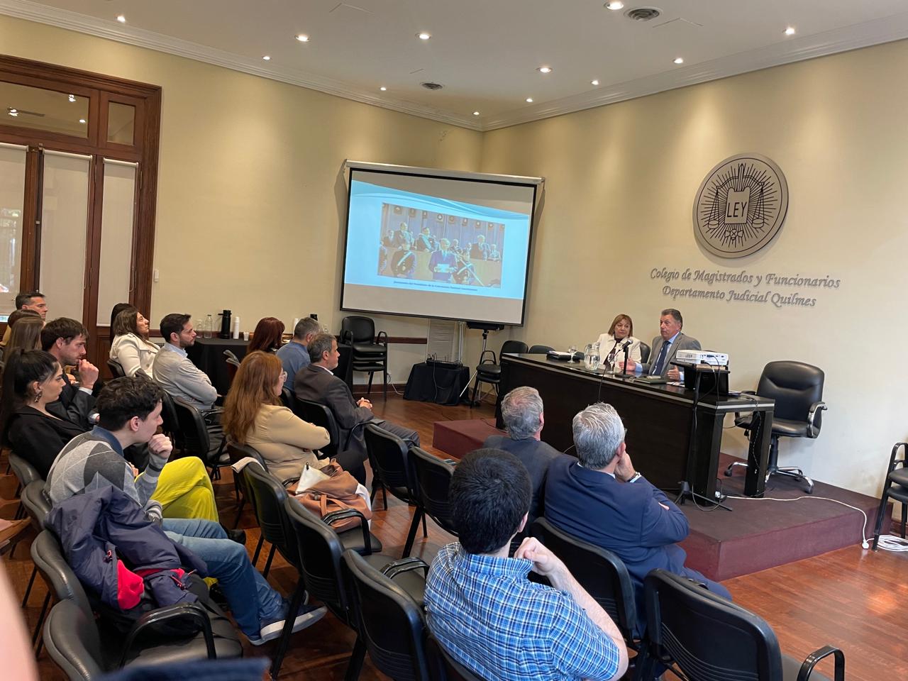 “Reflexiones a 30 años de la reforma constitucional”; charla del doctor Dalla Vía en el Colegio de Magistrados de Quilmes