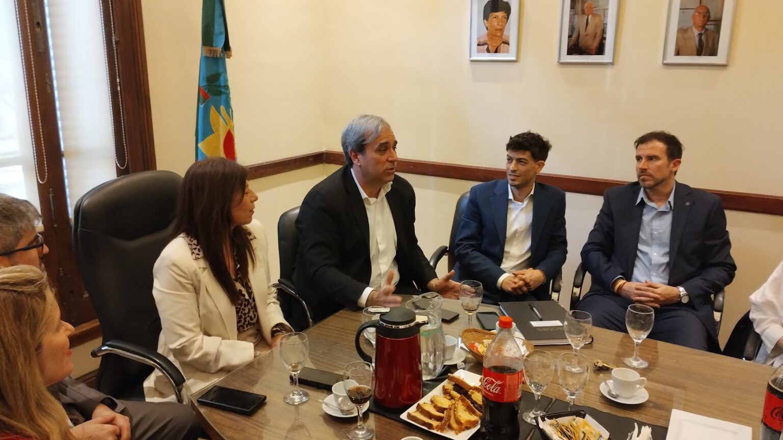 Visita del doctor Gioia a la reunión de la comisión de funcionarios del Colegio de Magistrados de Quilmes