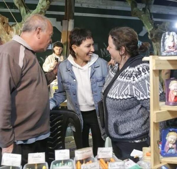 Mayra Mendoza recorrió la 57ª edición de los tradicionales Fogones de Bernal