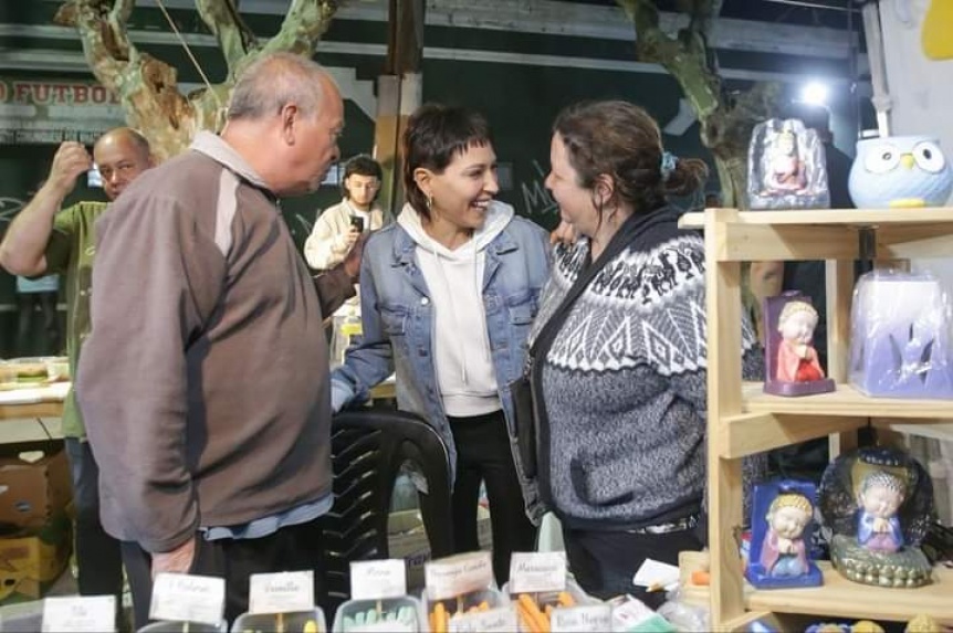 Mayra Mendoza recorrió la 57ª edición de los tradicionales Fogones de Bernal