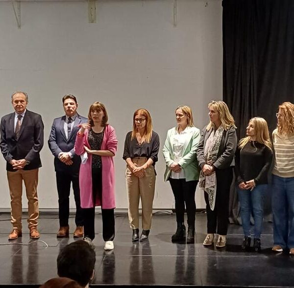 Acto de lanzamiento de la diplomatura de “Gobiernos inteligentes abiertos y digitales” en el Colegio de Abogados de Quilmes