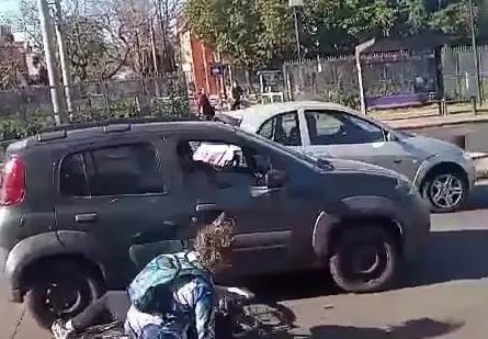 Una de “Relatos Salvajes” en Bernal: automovilista discutió con una ciclista y la atropelló