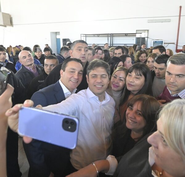 En Florencio Varela Kicillof encabezó la presentación del programa “Escuelas Cuidadas”