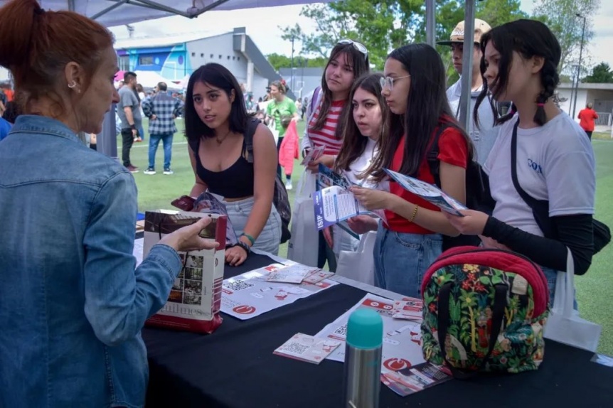 Comenzó la “Expo Quilmes Educa 2024” con miles de estudiantes secundarios en todo el distrito