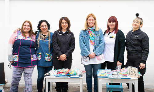 Desde una cárcel bonaerense donaron juegos didácticos, mesas, sillas y pizarrones a una escuela platense