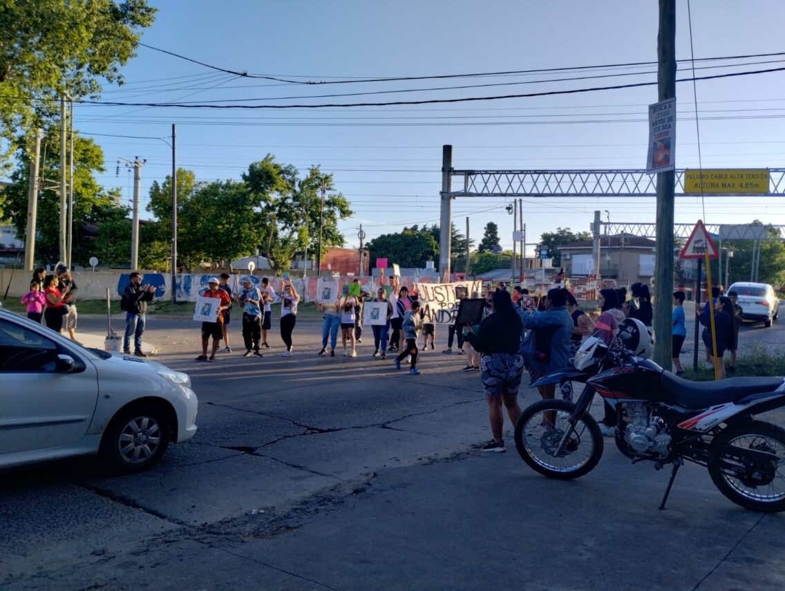 Marcha y reclamo de justicia en Berazategui por los casos de Andrea Trinidad y Lautaro Padin