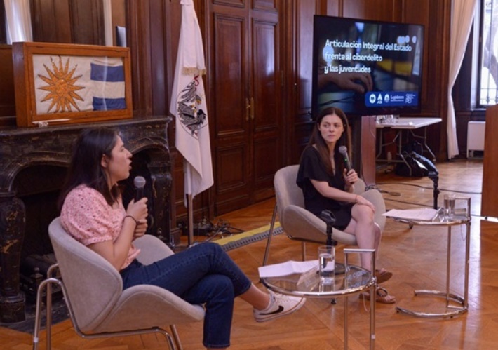 Se llevó a cabo un conversatorio sobre “Ciberdelito y Juventudes”