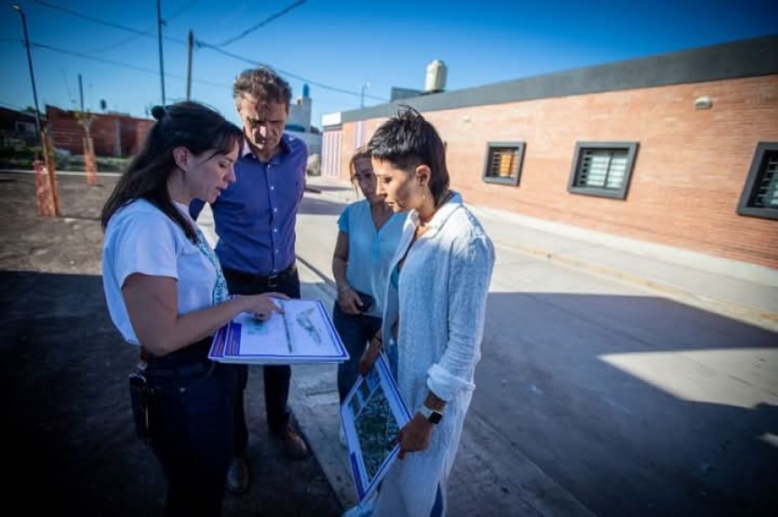 Mayra Mendoza y Katopodis inauguraron una posta policial y un parque en el Barrio Sayonara