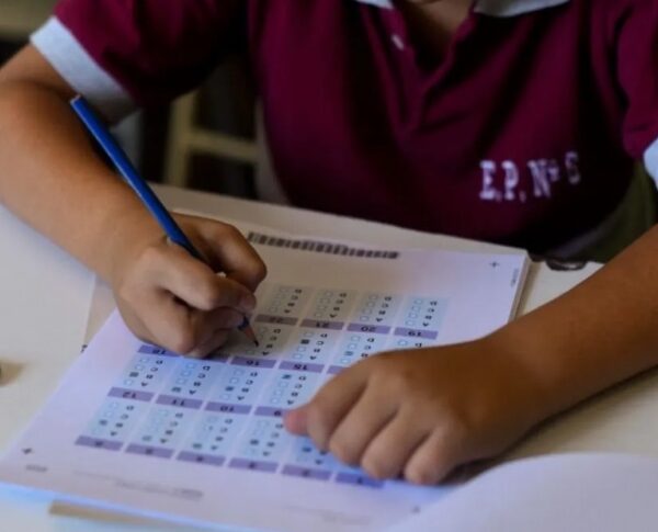 El Gobierno anunció que mañana “se tomará la prueba Aprender” en las escuelas primarias