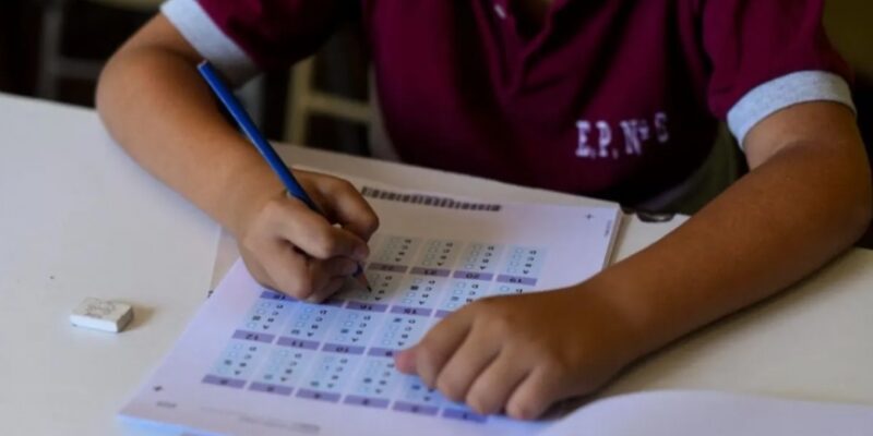 El Gobierno anunció que mañana “se tomará la prueba Aprender” en las escuelas primarias