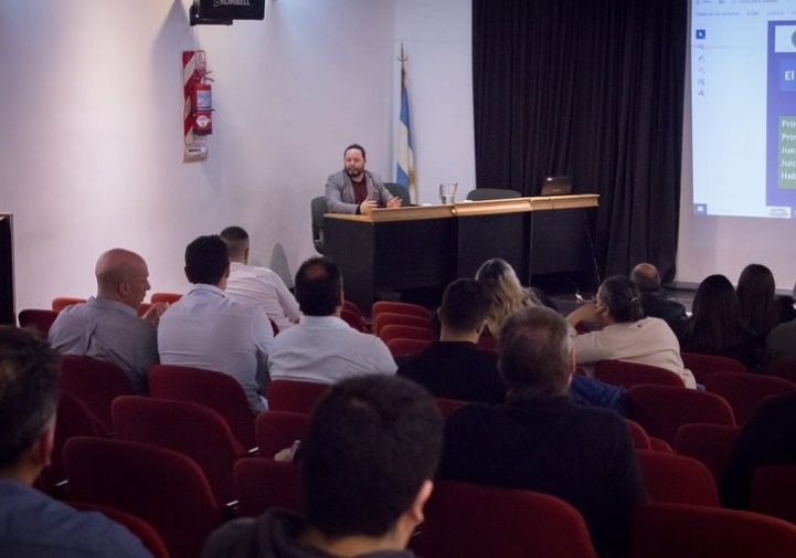 Curso para jóvenes abogados en materia de derecho penal en el CAQ