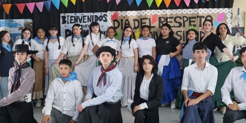 Muestra y acto por el Día de la Tradición en la EES N° 15 de Quilmes