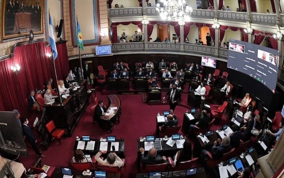 Avanzó en el Senado Bonaerense el proyecto para ampliar las licencias de mujeres víctimas de violencia