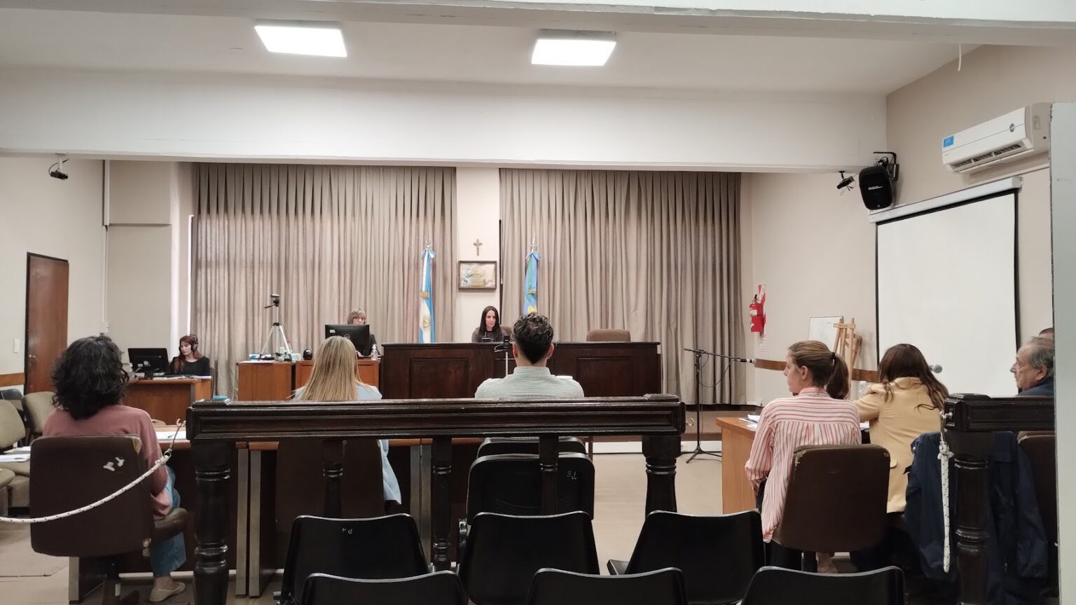 Juicio por Jurados en Quilmes: segunda jornada en la que acusan a un adulto mayor por el intento de homicidio de dos vecinos de la ribera quilmeña