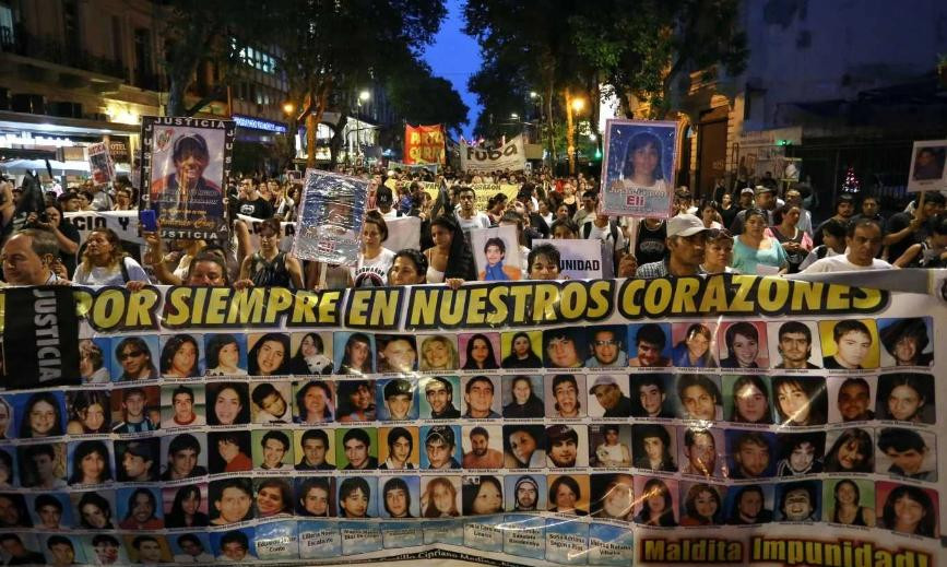 Por los pibes y pibas de Cromañón: 20 años de lucha y memoria en el Obelisco