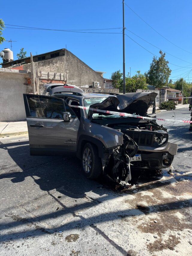 Quilmes: dos policías murieron al chocar contra una camioneta