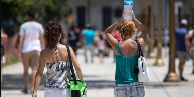 Advierten que la ola de calor durará toda la semana y se sentirá fuerte en el AMBA