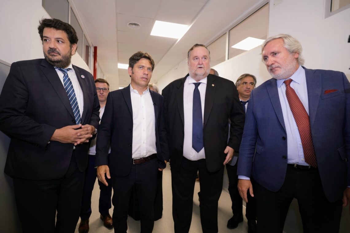 Kicillof recorrió el nuevo edificio de las defensorías de Lomas de Zamora y destacó la importancia de la obra