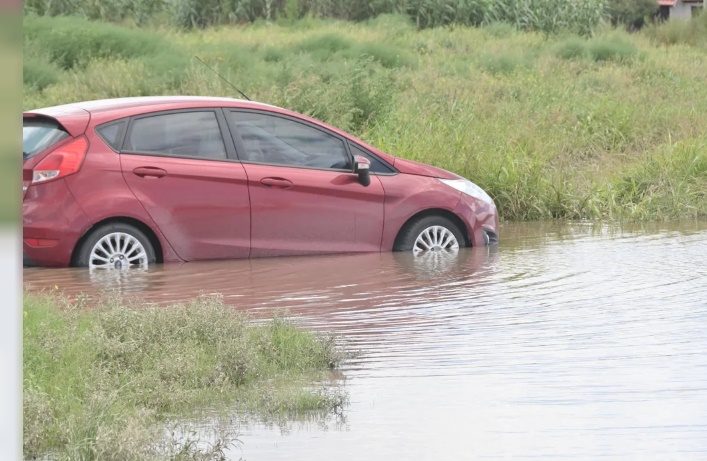 Bahía Blanca: los muertos ascienden a 13 y siguen las tareas de asistencia en las zonas más afectadas