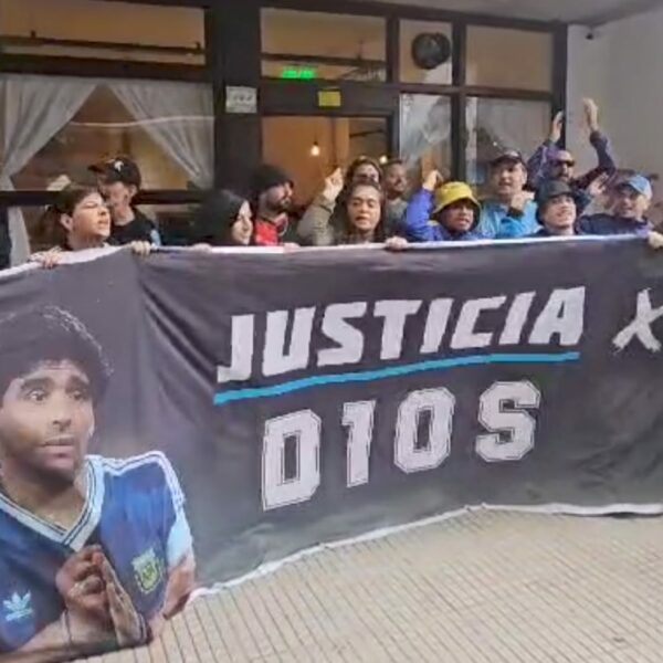 Detuvieron a uno de los custodios de Maradona por supuesto falso testimonio y posible peligro de fuga