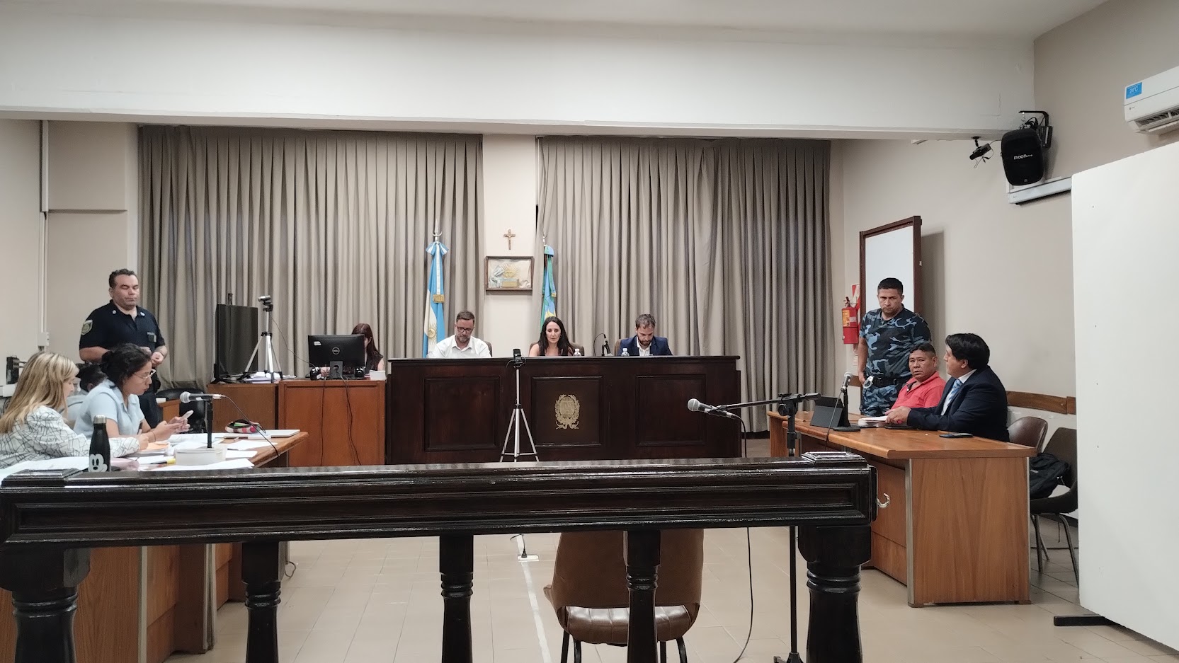 “Pido que se haga justicia; estaba clavada en la reja”, crudo testimonio en juicio por intento de femicidio en Ezpeleta