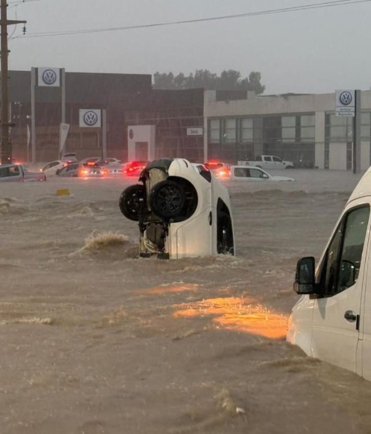 Bahía Blanca: Provincia calificó como “tragedia” al temporal y envió ayuda urgente: al menos 6 muertos