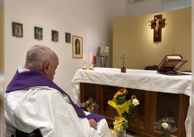 Vaticano difundió la primera foto del papa Francisco tras más de un mes de internación