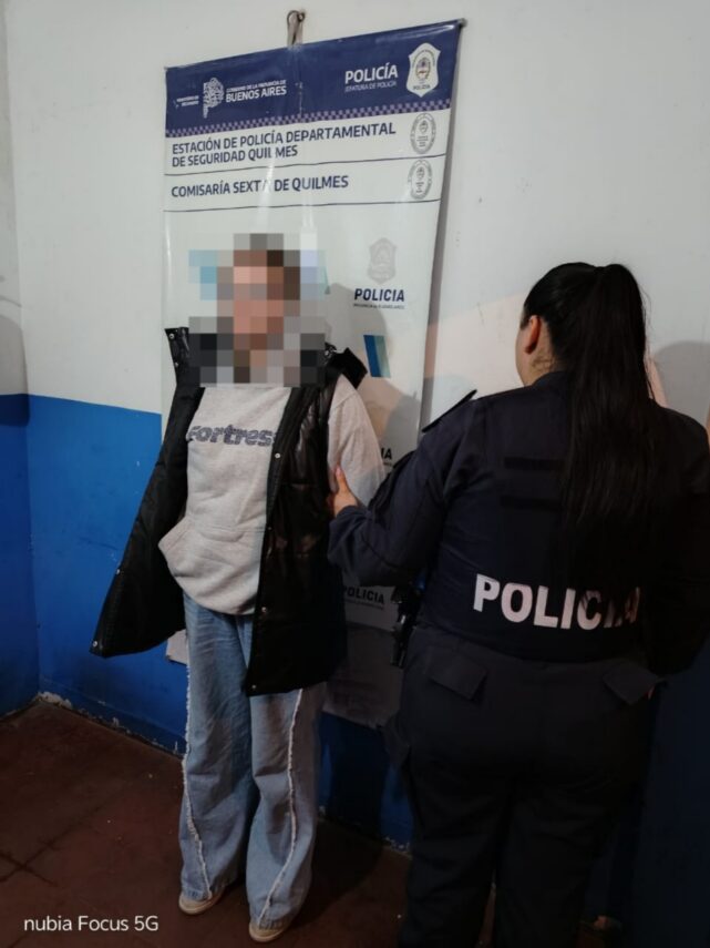 Detienen a tres personas por robo agravado en Ezpeleta: recuperaron auto robado, dinero y armas