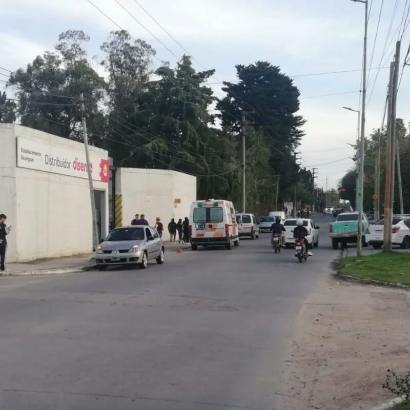 Banda armada roba en corralón de Berazategui, hiere empleados y se enfrenta a tiros con la policía: un detenido