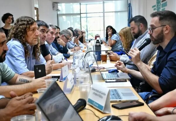 Los gremios piden definiciones por la fecha de cobro del aguinaldo