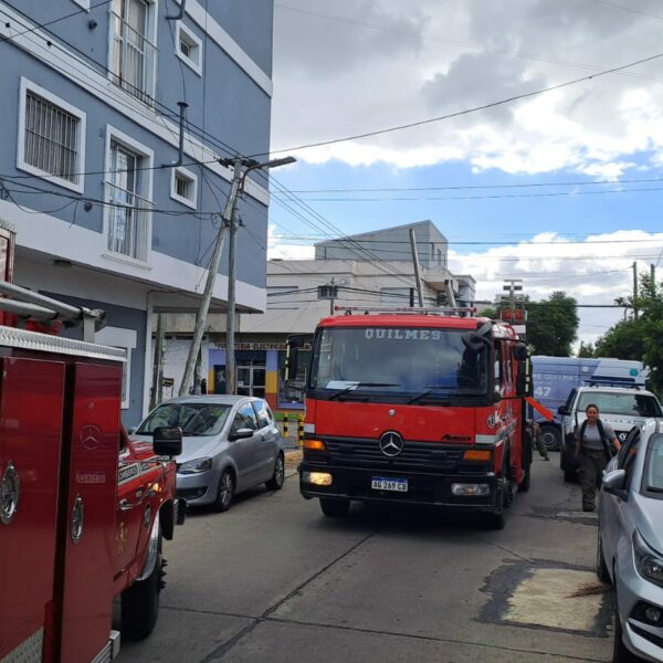 Presentaron una ley para que los padres paguen por las falsas amenazas en las escuelas