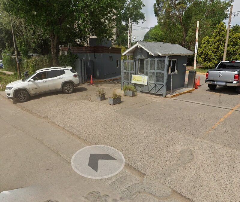 Delincuente armado roba vehículo en El Carmencito y lo abandona tras accidente