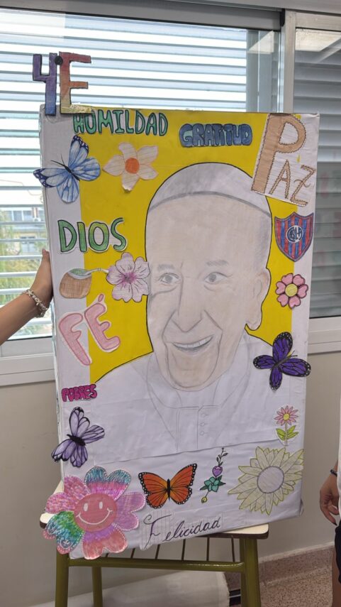 Estudiantes de Ranelagh crean emotiva producción visual del Papa Francisco