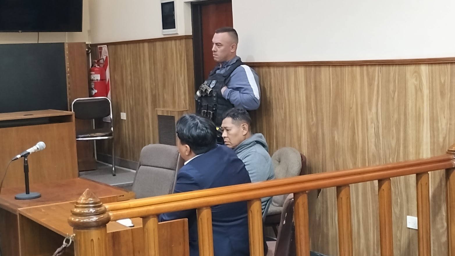 La golpeó, la mujer cayó por el balcón y quedó clavada en una reja: el agresor no irá a prisión y fue condenado por lesiones leves