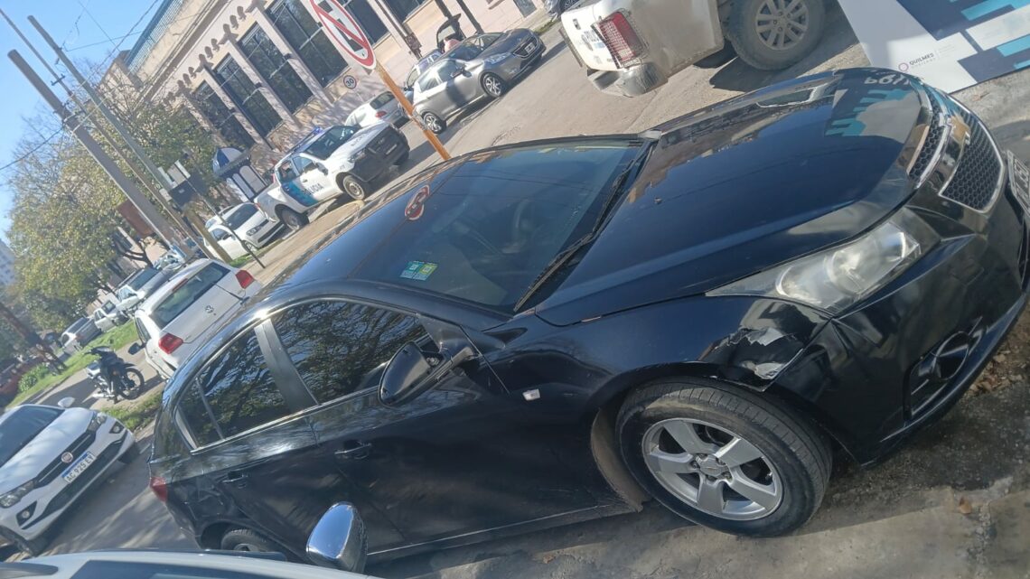 Caen roba ruedas en Quilmes: dos aprehendidos en auto con pedido de secuestro activo por el anillo digital