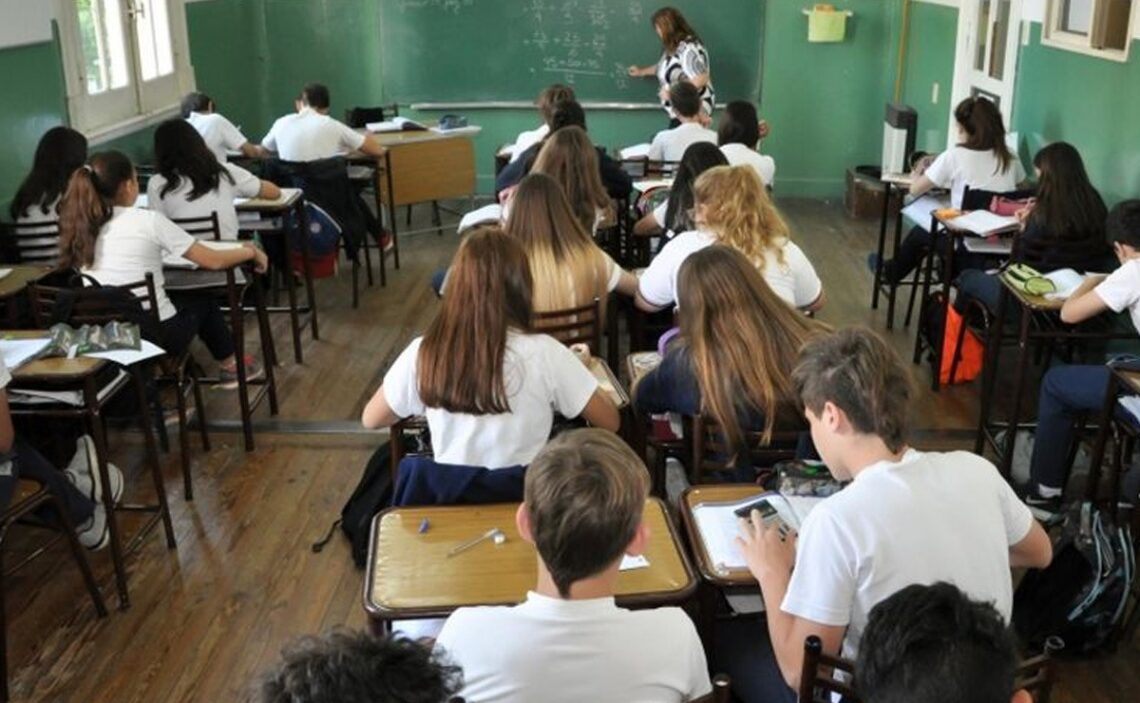 Provincia: proponen que haya exámenes anuales en las escuelas secundarias