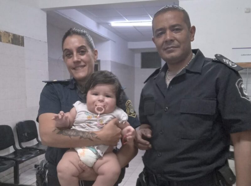 Policías de Quilmes salvaron la vida de una beba de cuatro meses que no respiraba