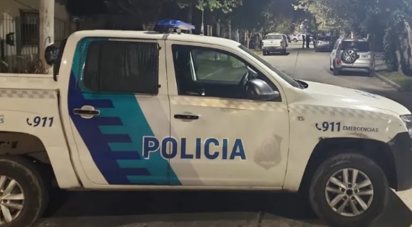 Intento de robo en Azcuénaga y Rodolfo López en Quilmes Oeste: vecino baleó a delincuente de 15 años