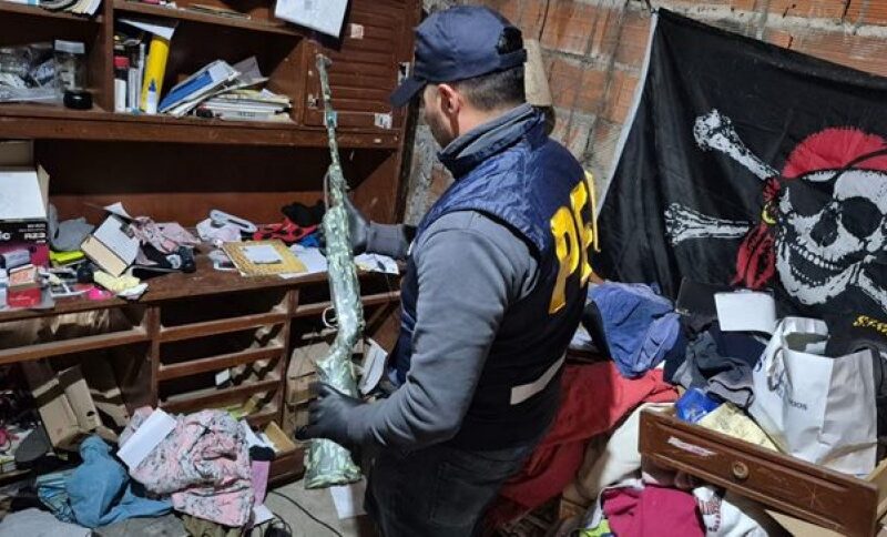 Amenazó a Trump y lo encontraron en Hudson: Secuestraron dos rifles y una pistola de aire comprimido