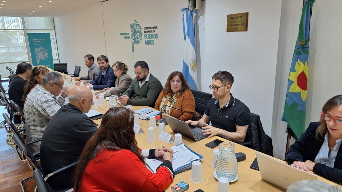 Docentes, estatales y judiciales bonaerenses rechazaron el aumento salarial propuesto por Kicillof